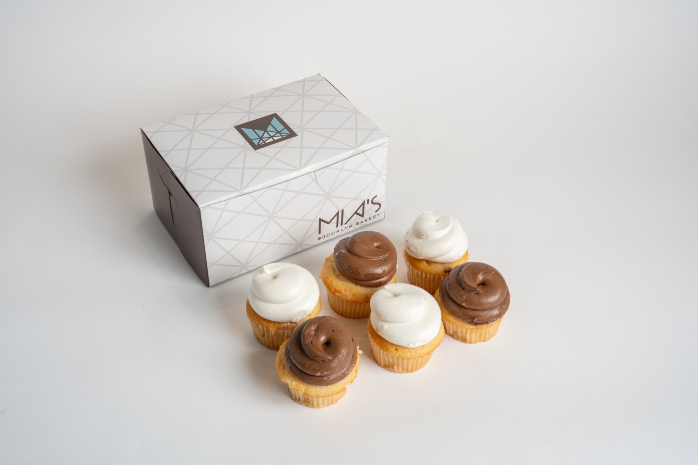 6-pack Vegan Cupcakes 6-pack Vegan Cupcakes from Mia's